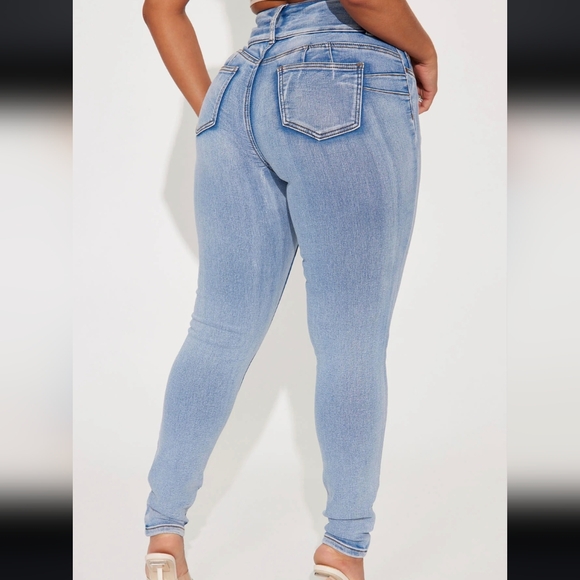 Fashion Nova Booty Lifting Jeans NWOT - Picture 3 of 13
